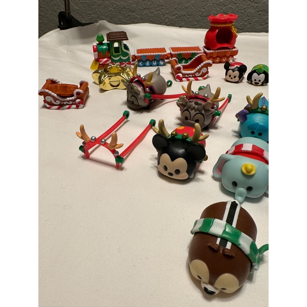 Tsum Tsum Vinyl Figures Lot 24+ Pieces Disney Christmas Train Sleigh Trinkets - Picture 9 of 11